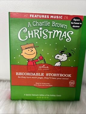 Hallmark Charlie Brown Christmas Recordable Storybook - Green & Red